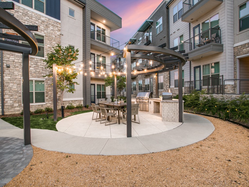 Outdoor grilling station and dining area